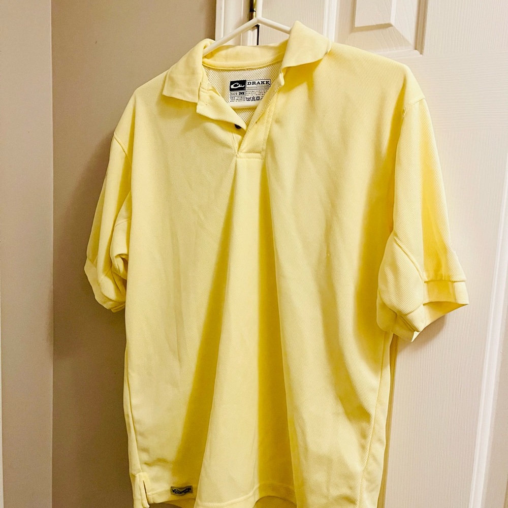 Drake medium collared shirt in yellow